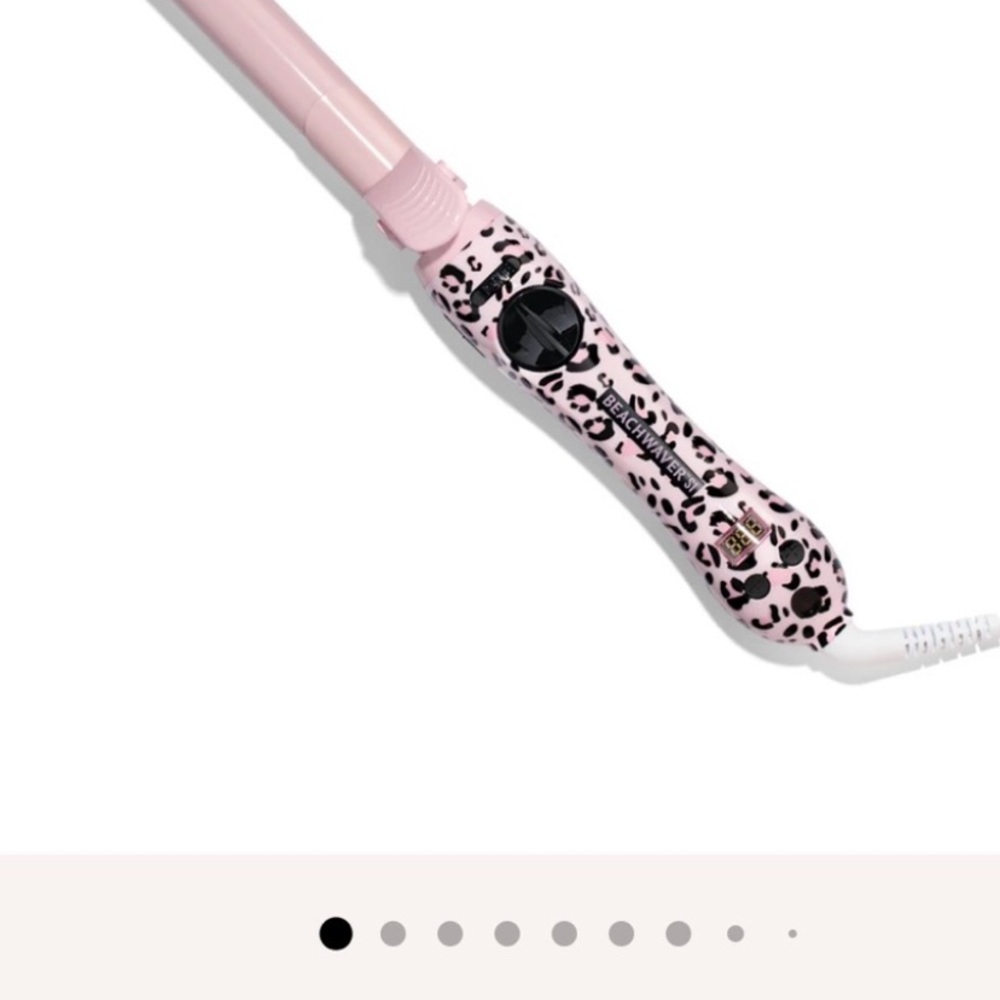 NEW-In Box. Beachwaver curling iron. GREAT CHRISTMAS GIFT!!!! 🎄🎄🎄